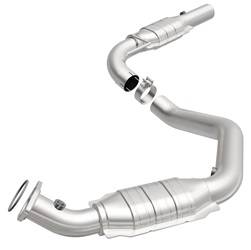 MagnaFlow California Converter - Direct Fit California OBDII Catalytic Converter - MagnaFlow California Converter 447267 UPC: 841380082626 - Image 1