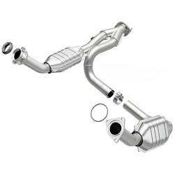 Magnaflow Performance Exhaust - Tru-X Stainless Steel Crossover Pipe w/Converter - Magnaflow Performance Exhaust 15477 UPC: 841380016034 - Image 1